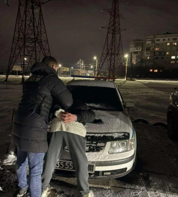 Хотіли встановити  «GPS-маячок» на спецтранспорт, що супроводжує колони ЗСУ на фронт: На Кіровоградщині СБУ затримала агентів рф