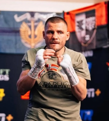 Берінчик очікує шахову партію у своєму наступному бою