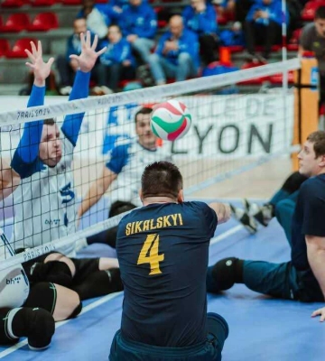 Срібло на міжнародному турнірі у Франції вибороли пара волейболісти з Рівненщини