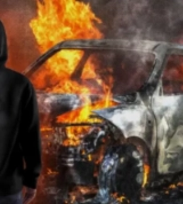 У Миколаєві судитимуть чоловіка за підпал автомобіля військового
