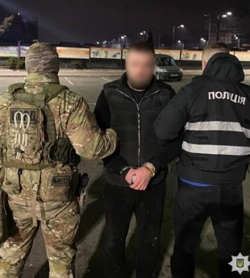 Двое мужчин выдали себя за полицию и с угрозами оружия забрали мобилизованных из автобуса: их задержали