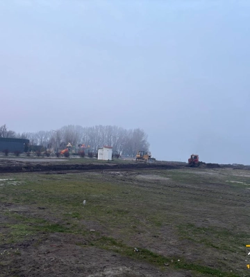 Хто зводить багатоповерховий будинок на березі Дніпра в Черкасах?