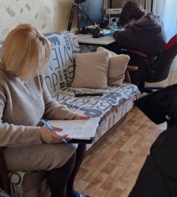Запивав горілку енергетиком: соціальні служби Київщини відвідали родину підлітка, який ледь не помер від алкоголю
