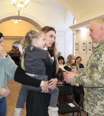 Сім’ї загиблих Героїв отримали посвідчення про присвоєння їм звання «Почесний громадянин міста Суми»