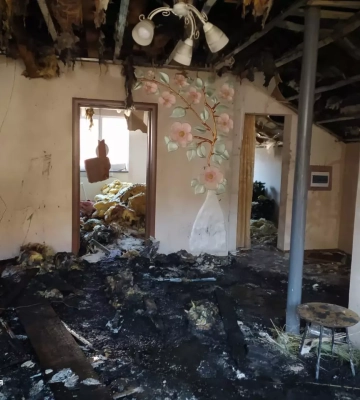 У Рахові вогнеборці ліквідували пожежу у двоповерховому будинку