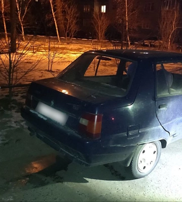 У Сумах водійка вчинила ДТП біля будинку і залишила місце події