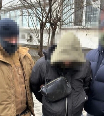 У Києві росіянка за $12 тис.  пообіцяла чоловікові «роботу», яка дозволить виїхати за кордон