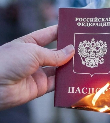 Окупанти на Луганщини влаштували показову акцію з позбавленням громадянства рф — ОВА