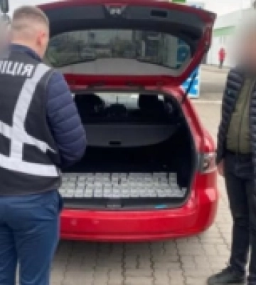 Троє чоловіків з Мукачівщині намагалися перевезти військовозобов&#039;язаних через кордон у вантажівці