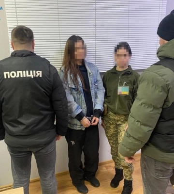 До України екстрадовано підозрювану у наркоторгівлі, яка втекла до Польщі