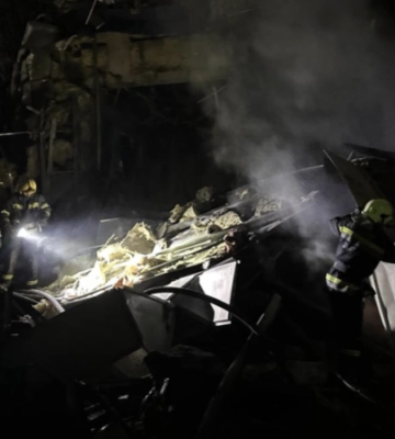 ДСНС: у Києві 4 постраждалих, пожежу в офісній будівлі загасили