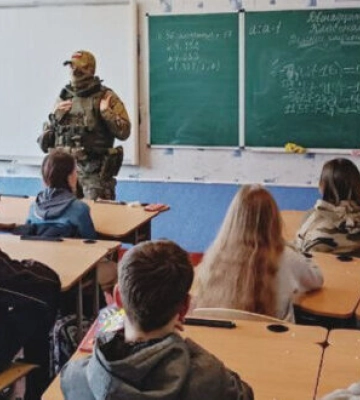 Рашисты агитируют девятиклассников на ВОТ Луганщины заключать контракты с армией РФ после школы
