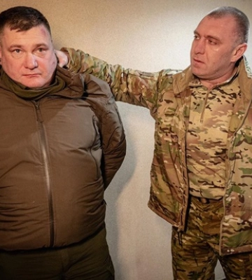 Работал в ФСБ. Бывший глава штаба Антитеррористического центра СБУ приговорен к пожизненному заключению