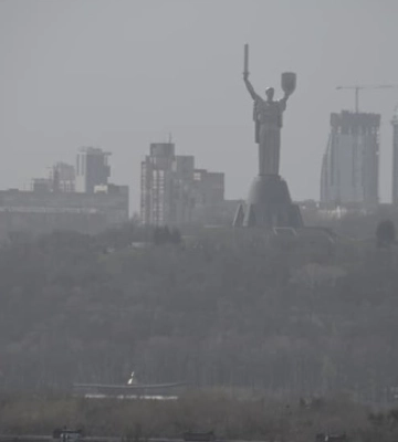 В Киеве фиксируют высокий уровень загрязненности воздуха и смог: в КГГА назвали причину
