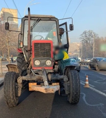 Рух вулицею Вадима Гетьмана у Києві ускладнено. Патрульні дали пораду водіям