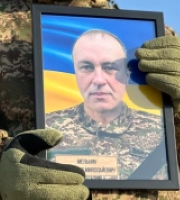 «На щиті»: у Рівному попрощалися з полеглим захисником Олександром Мельником