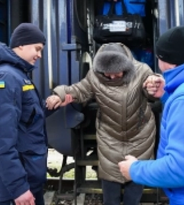 До Ужгорода прибув черговий евакуаційний потяг з Донеччини