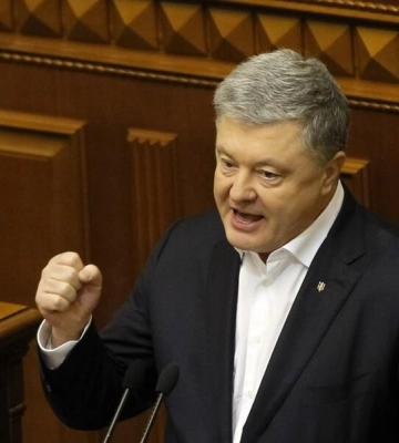Зеленский объяснил, при каком условии можно снять санкции с Порошенко и других олигархов