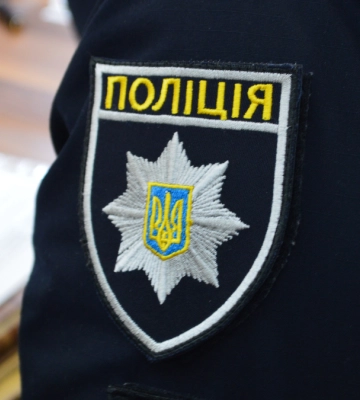 На Прикарпатье девушки пытались напоить кота алкоголем - полиция проводит проверку