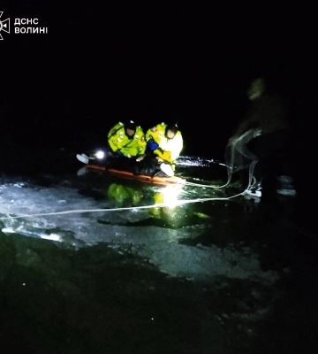 На волинському озері під лід провалилася людина: що відомо наразі