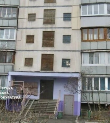 Двоє чоловіків продали службову квартиру на Оболоні разом з її мешканцями: деталі справи