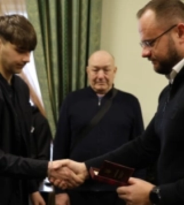 У Луцьку посмертно нагородили полеглих захисників: нагороди вручили рідним