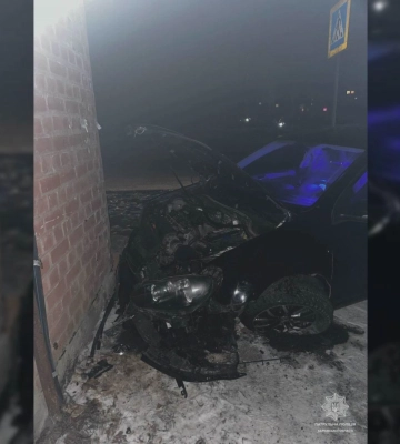 У Харкові водійка з ознаками сп&#039;яніння влетіла на Volkswagen у стіну будинку
