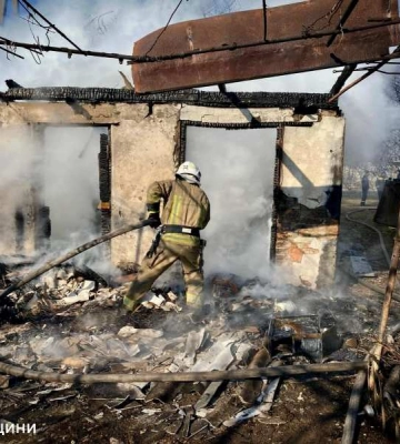 На Одещині спалахнула господарська споруда