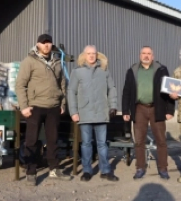 Первомайська громада передала військовим мобільну техніку