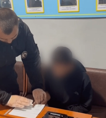 На Одещині затримали шістьох підлітків, які на замовлення рф палили авто ЗСУ