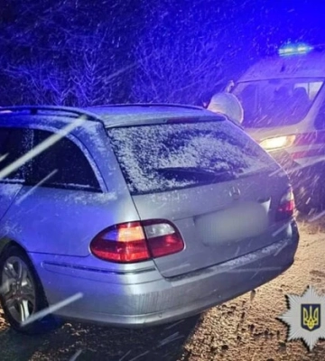 На Київщині водійка Mercedes спричинила смертельну ДТП