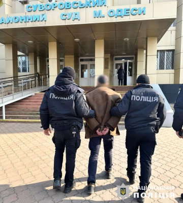 В Одесі затримали підлітка, який на замовлення підпалив автомобіль ЗСУ