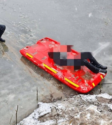 На Херсонщине дети провалились под лед: спасатели достали 3 тела
