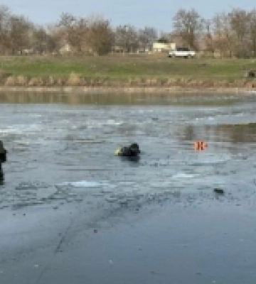 На Херсонщині завершили пошукову операцію. Водолази виявили на дні річки тіло 13-річного хлопчика