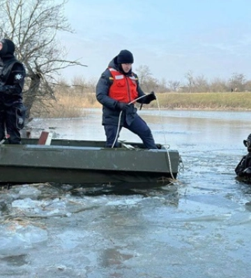 На Херсонщине дети провалились под лед: спасатели достали 3 тела