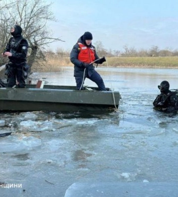 Рятувальники підняли тіло третьої дитини, що провалилася під лід на Херсонщині