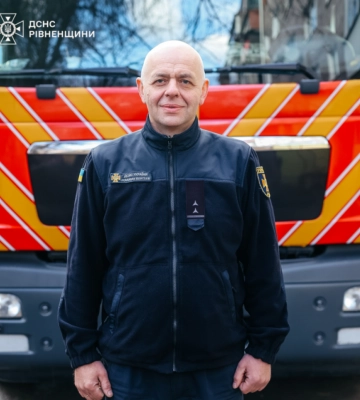 &quot;За роки роботи вдалось багато кому допомогти і врятувати життя&quot;. Історія рятувальника з Рівненщнини
