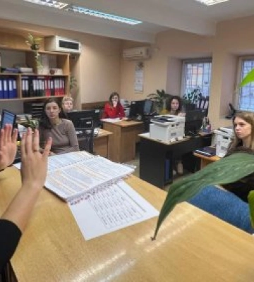 Стартувала кампанія декларування: закарпатським митникам провели навчання щодо змін у законодавстві