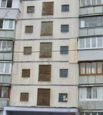 Продали чужу квартиру, в якій мешкали люди: у Києві судитимуть двох шахраїв