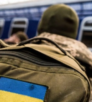 Укрзалізниця запускає для військових романтичні експреси «Потяг до тебе»