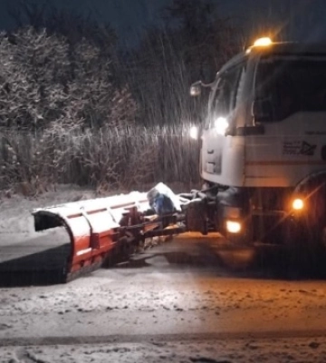 Майже сім десятків машин розчищають дороги на Рівненщині (ВІДЕО)