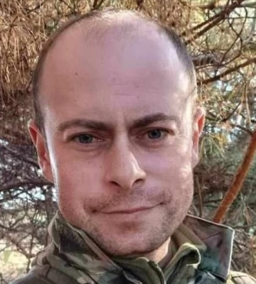 На Поліссі попрощалися з Миколою Шведом, якого більше року вважали безвісти зниким на війні (ВІДЕО)