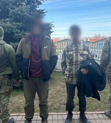 &quot;Прикордонники здійснили попереджувальні постріли&quot;. Двох чоловіків з Павлограда затримали на кордоні з Угорщиною