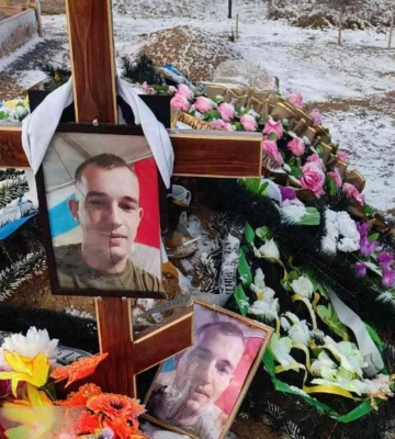 У нарузі над могилами загиблих захисників України на Одещині підозрюють неповнолітніх хлопців