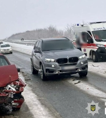 На Полтавщині сталася ДТП за участі десяти автомобілів