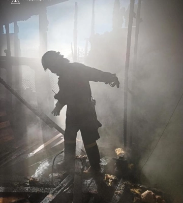 В Одесі спалахнув двоповерховий приватний житловий будинок