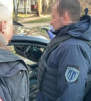 Вимагав гроші у родичів мобілізованих: затримано працівника Миколаївського РТЦК та СП, - ДБР. ФОТОрепортаж