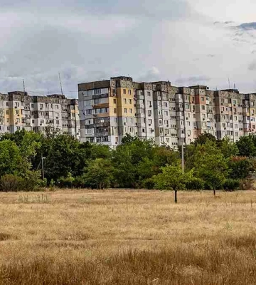 Попит і пропозиція знизилися, ціни впали вдвічі. Чи купують у Херсоні житло?