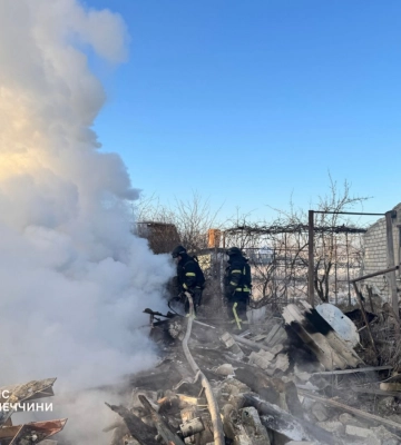Росіяни атакували &quot;Шахедами&quot; громаду у Дніпропетровській області: п&#039;ятеро поранених