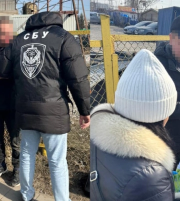 На Львівщині затримали чоловіка, який за 9 тисяч євро обіцяв переправити ухилянта за кордон